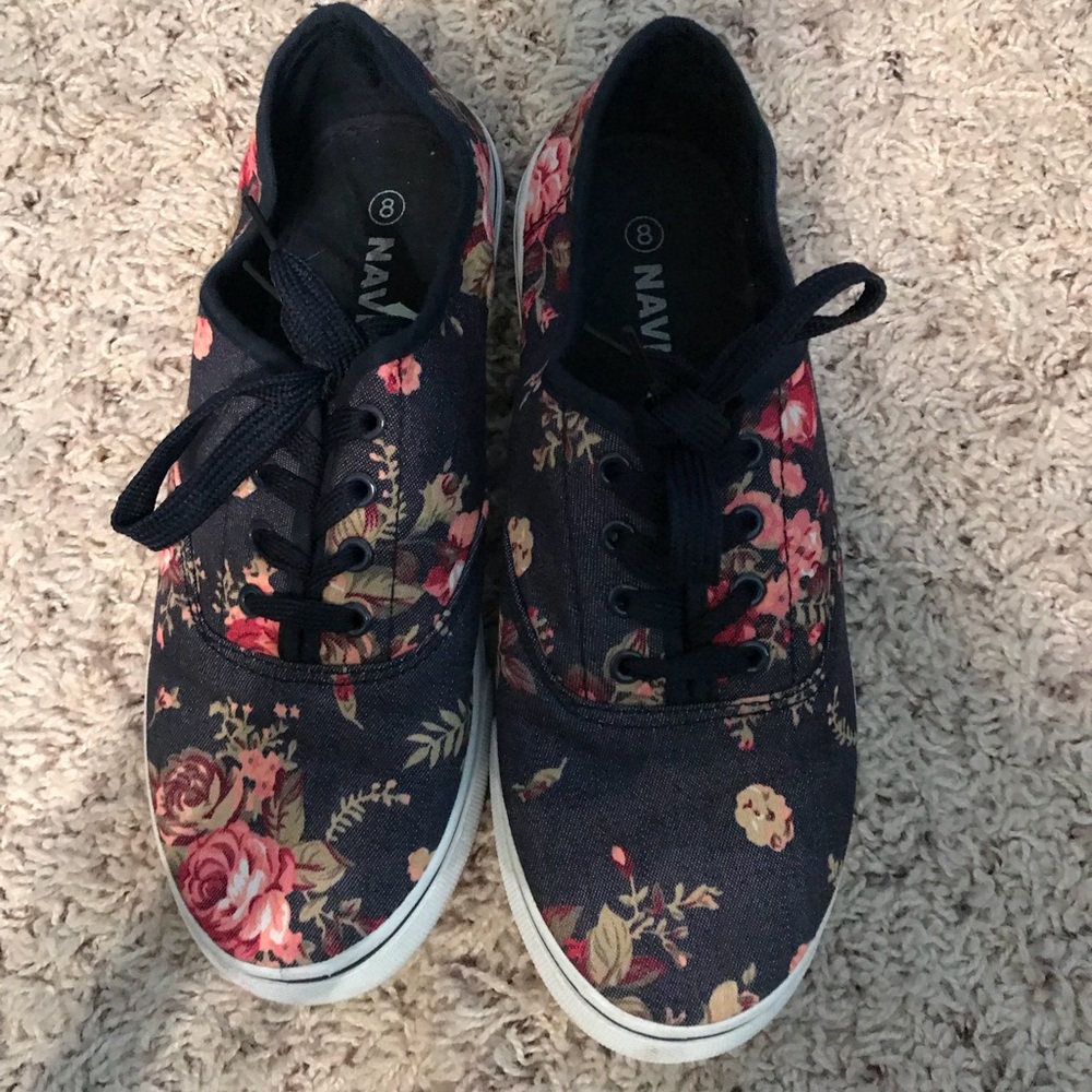 Navy blue flower shoes